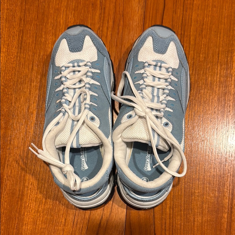 Vintage Cross Trekkers women’s NWOT Blue and White Sneakers with open back
